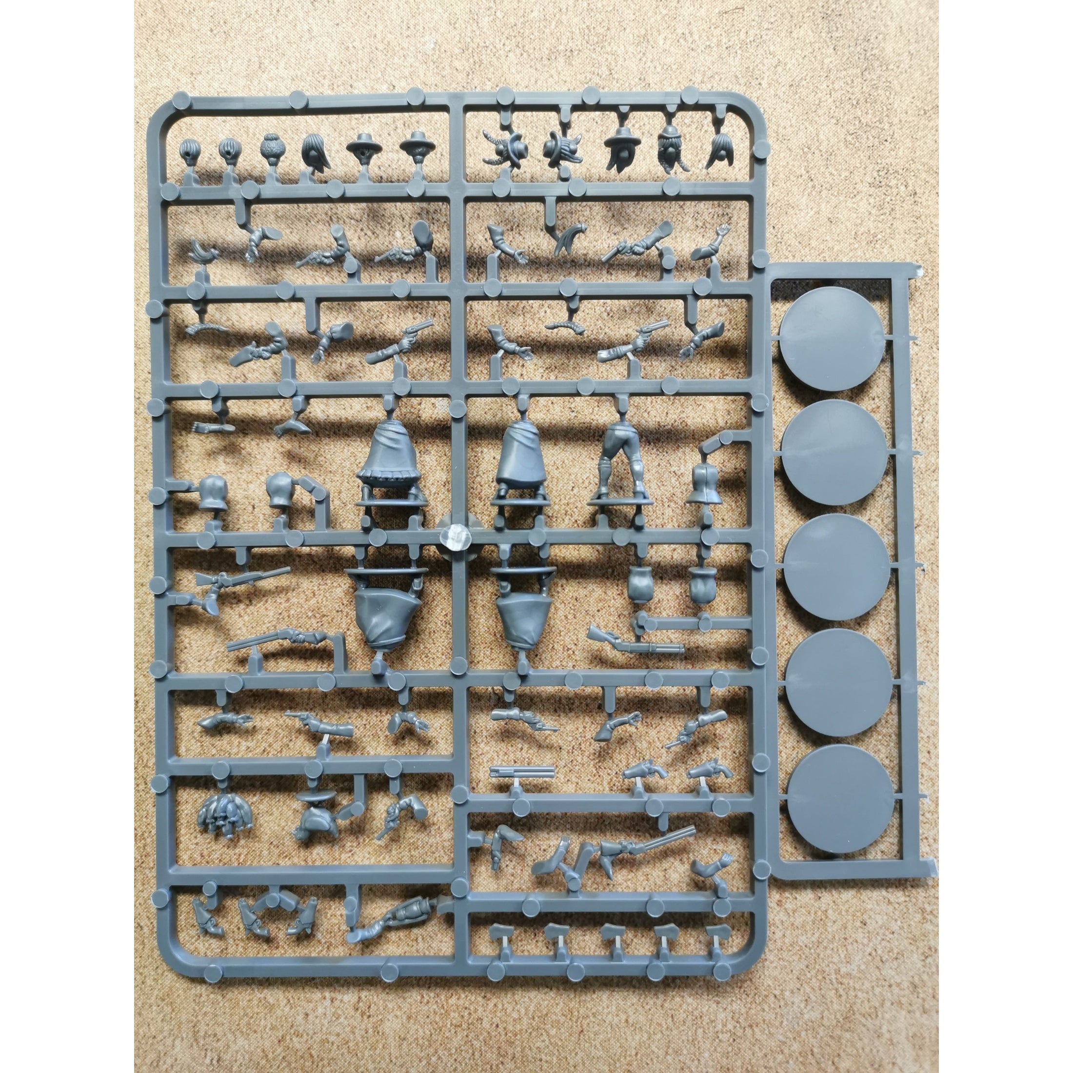 Dead Man's Hand | Gunfighters Female | 28mm One Sprue