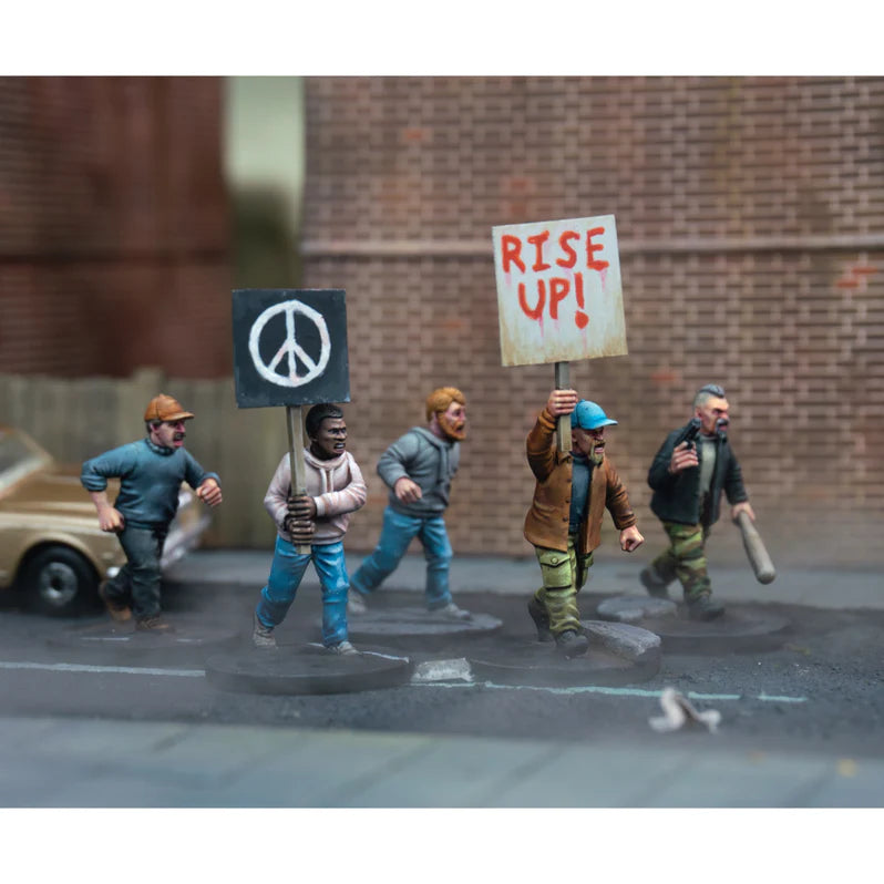 PULP | Civilians & Survivors 1 Men | 28mm Plastic Unit