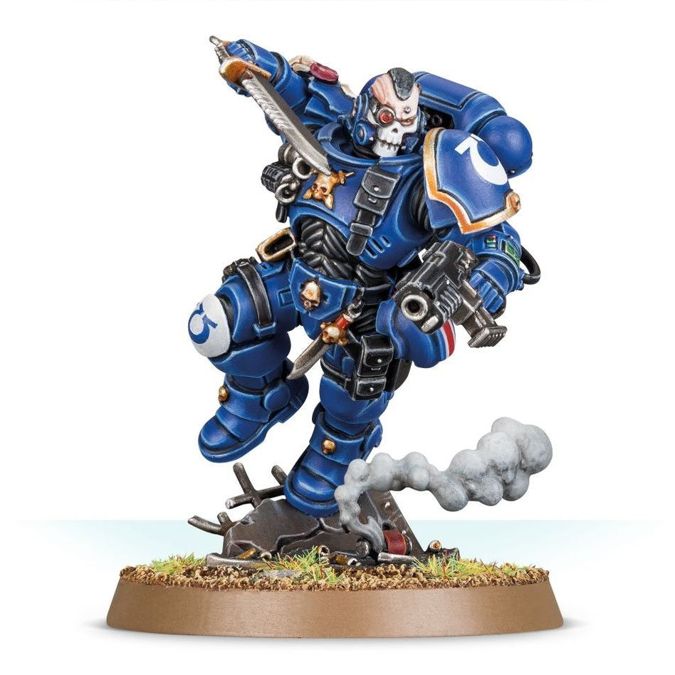 Warhammer 40,000 | Space Marines | Primaris Lieutenant in Reiver Armour | Plastic Character Blister
